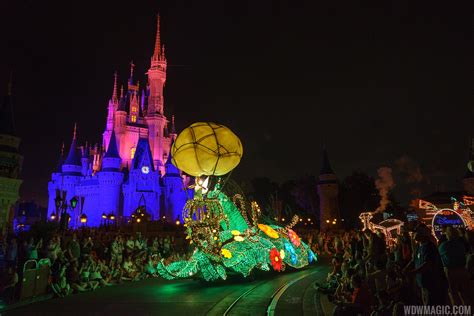 magic kingdom electrical parade